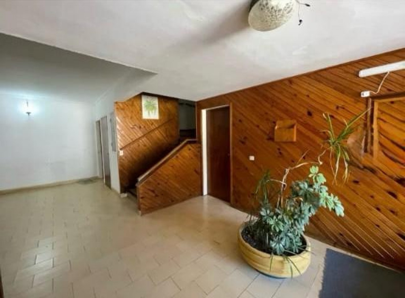 Venta de departamento tres ambientes, con balcon.