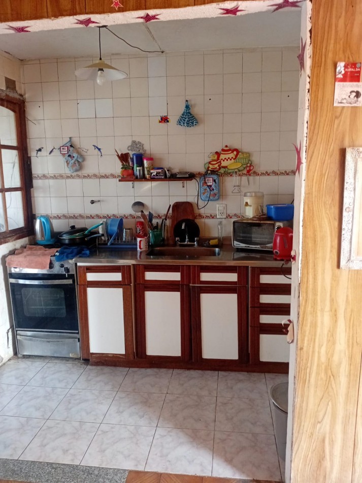 Venta de departamento de cuatro ambientes con balcon al frente - Excelente ubicacion en zona universitaria, IDEAL INVERSORES