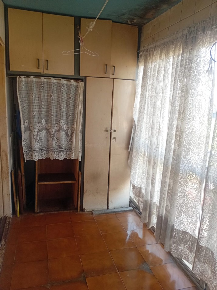 Venta de departamento de cuatro ambientes con balcon al frente - Excelente ubicacion en zona universitaria, IDEAL INVERSORES