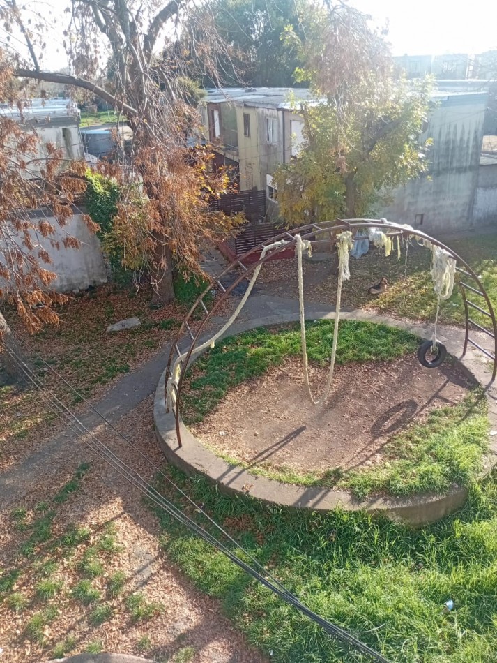 Venta de departamento de cuatro ambientes con balcon al frente - Excelente ubicacion en zona universitaria, IDEAL INVERSORES