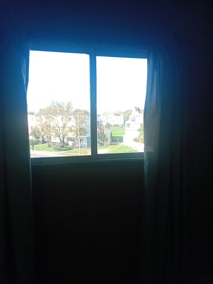 Venta de departamento de cuatro ambientes con balcon al frente - Excelente ubicacion en zona universitaria, IDEAL INVERSORES