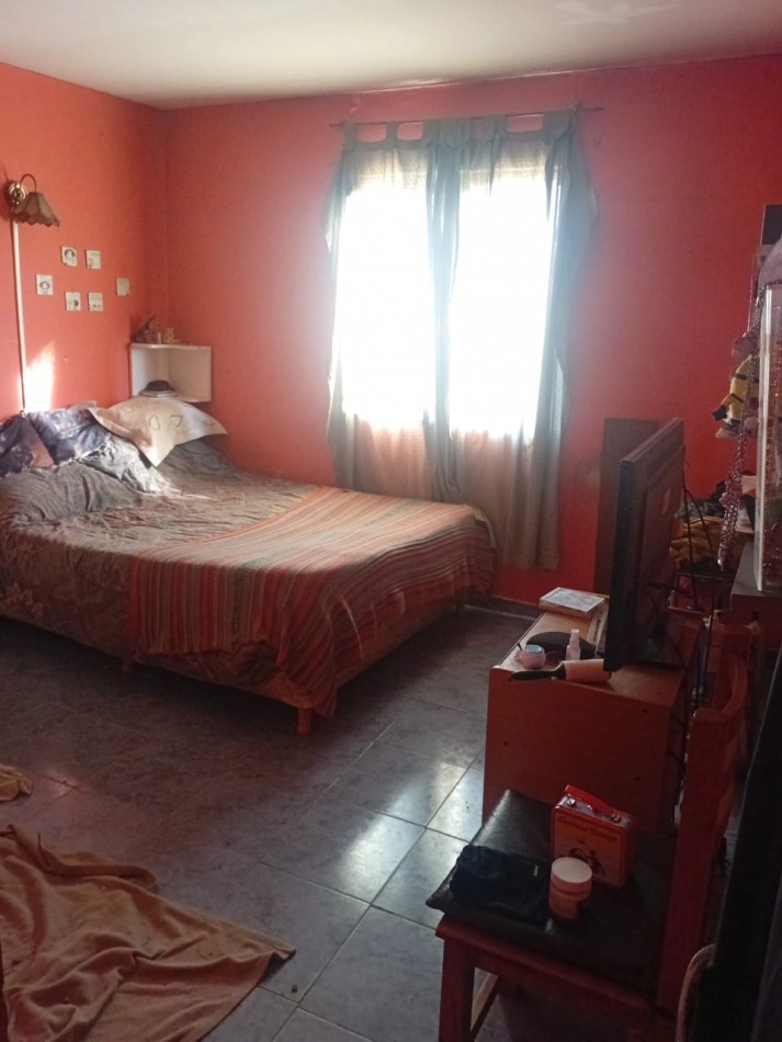 Venta de departamento de cuatro ambientes con balcon al frente - Excelente ubicacion en zona universitaria, IDEAL INVERSORES