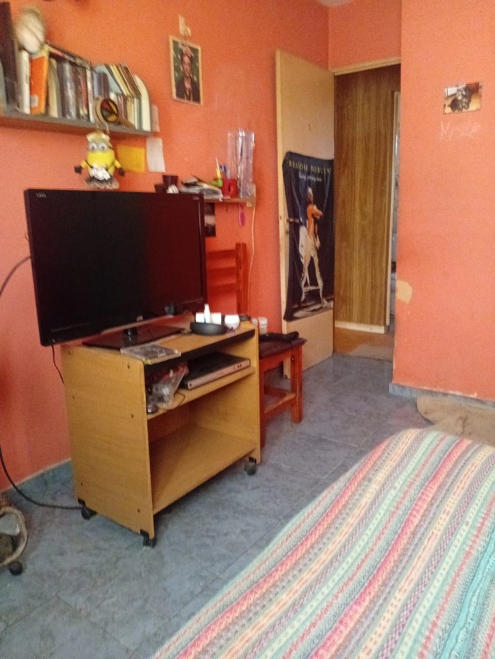 Venta de departamento de cuatro ambientes con balcon al frente - Excelente ubicacion en zona universitaria, IDEAL INVERSORES
