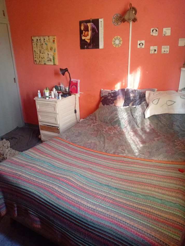 Venta de departamento de cuatro ambientes con balcon al frente - Excelente ubicacion en zona universitaria, IDEAL INVERSORES