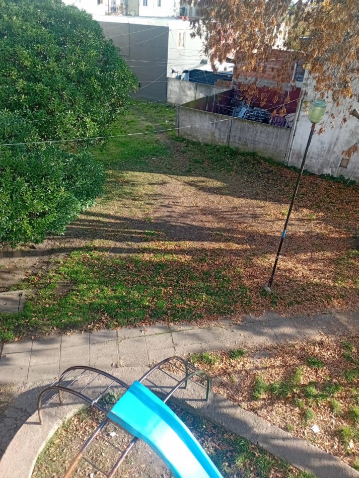 Venta de departamento de cuatro ambientes con balcon al frente - Excelente ubicacion en zona universitaria, IDEAL INVERSORES