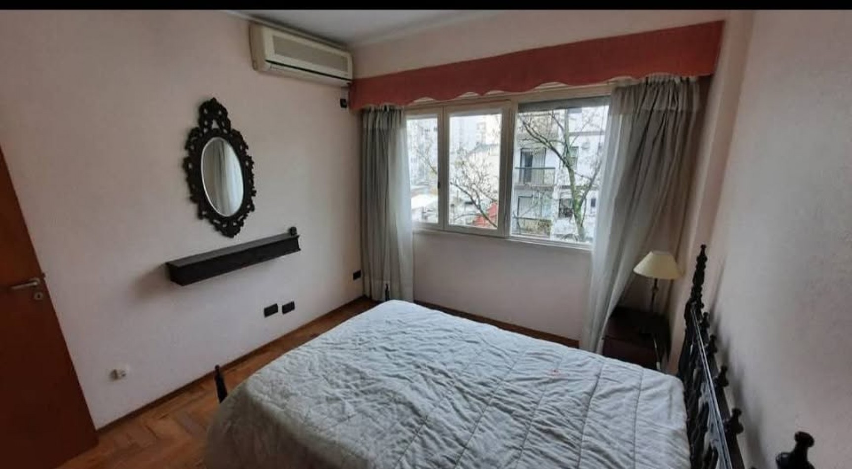 Venta de departamento dos ambientes con balcon a la calle, ubicacion privilegiada