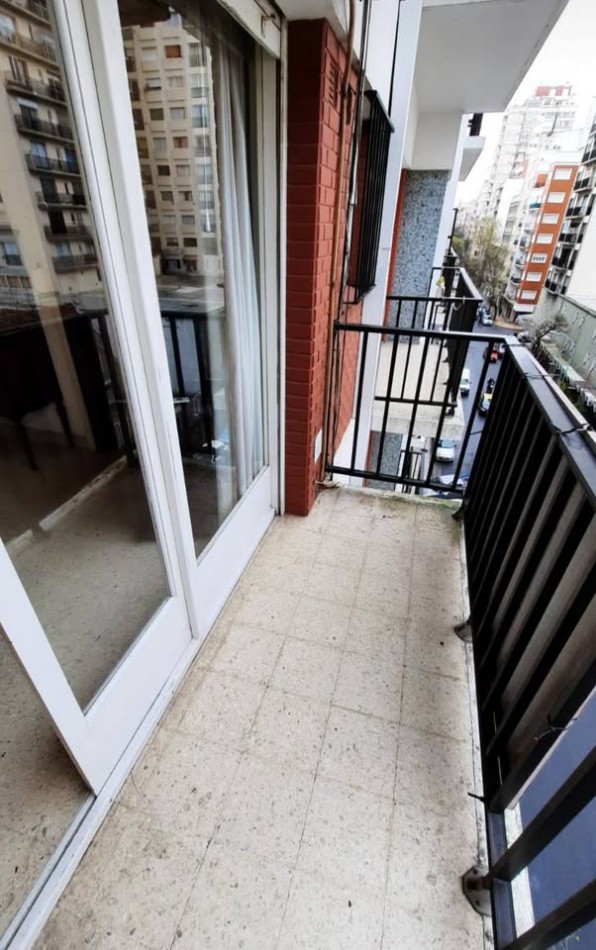 Venta de departamento dos ambientes con balcon a la calle, ubicacion privilegiada