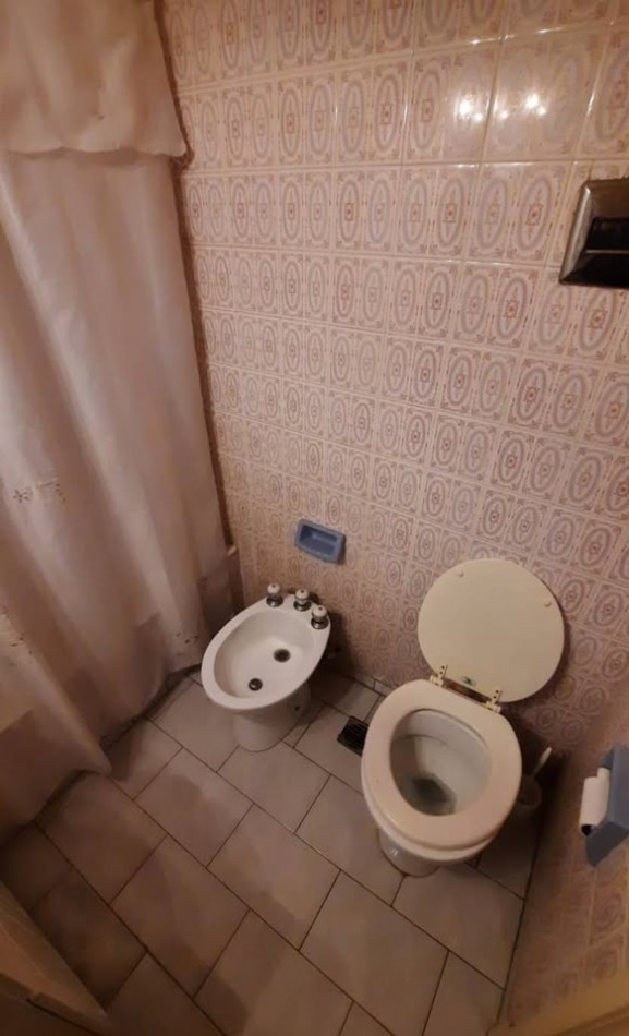 Venta de departamento dos ambientes con balcon a la calle, ubicacion privilegiada