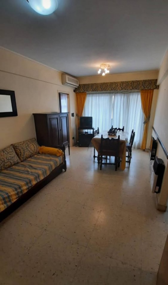 Venta de departamento dos ambientes con balcon a la calle, ubicacion privilegiada