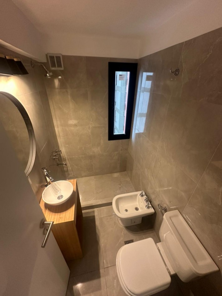 Venta de departamento 3 AMB vista plena al mar, balcon saliente y cochera fija