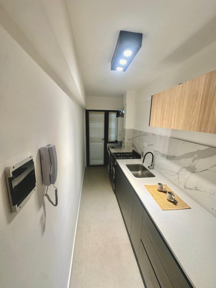 Venta de departamento 3 AMB vista plena al mar, balcon saliente y cochera fija