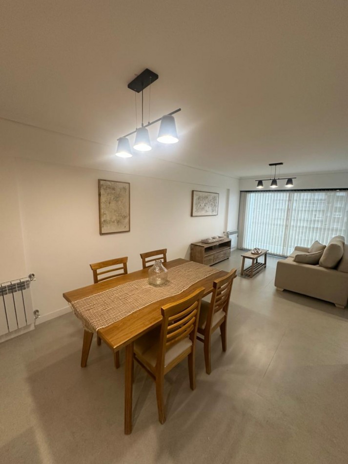 Venta de departamento 3 AMB vista plena al mar, balcon saliente y cochera fija