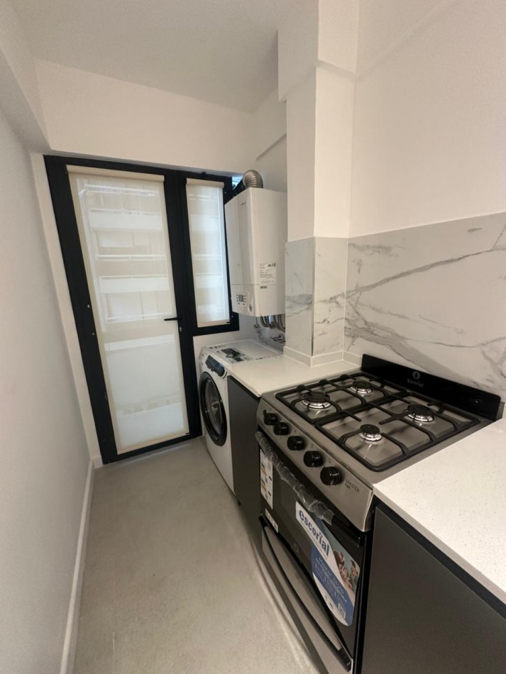 Venta de departamento 3 AMB vista plena al mar, balcon saliente y cochera fija