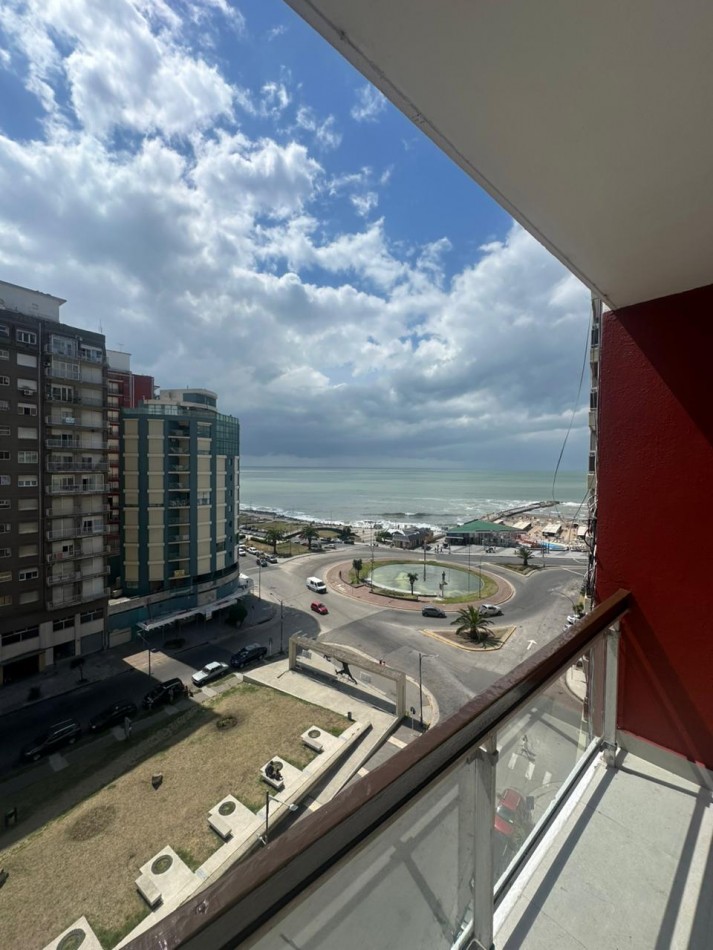 Venta de departamento 3 AMB vista plena al mar, balcon saliente y cochera fija