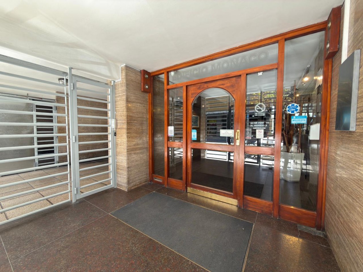 Venta de monoambiente con balcon a la calle, reciclado a nuevo