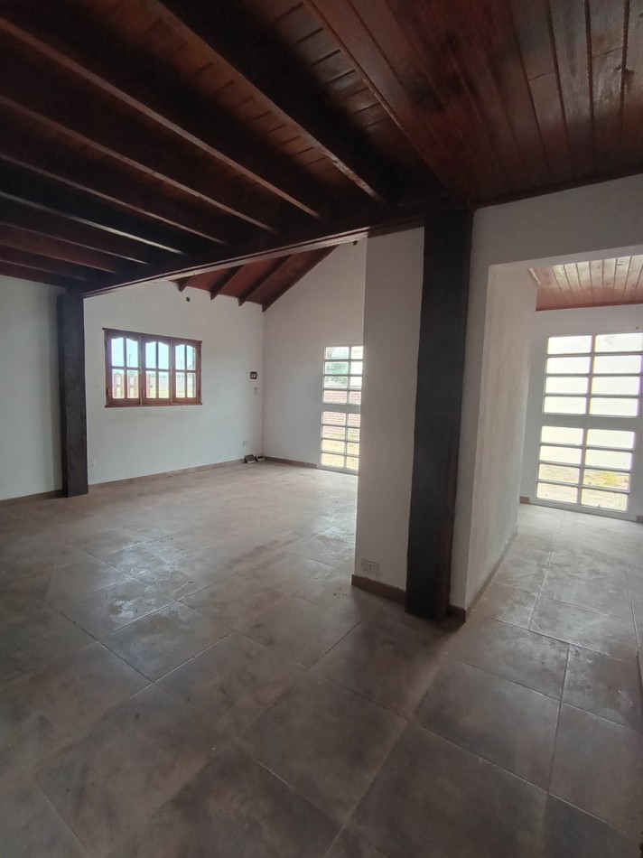 Venta de casa 4 ambientes. A dos cuadras del mar.  Santa clara del Mar