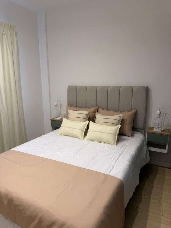 Venta de un ambiente amplio, amueblado y decorado