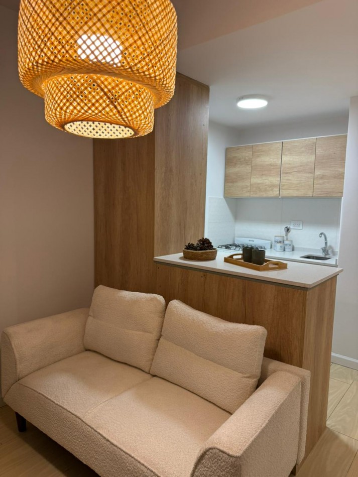 Venta de un ambiente amplio, amueblado y decorado