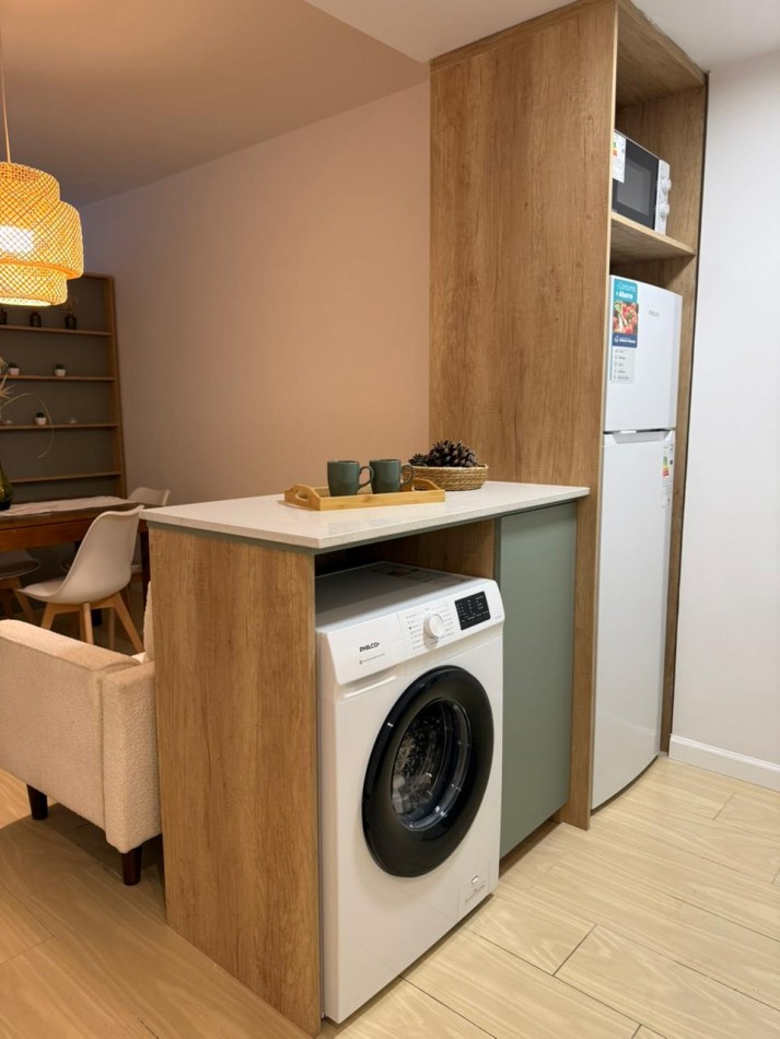 Venta de un ambiente amplio, amueblado y decorado