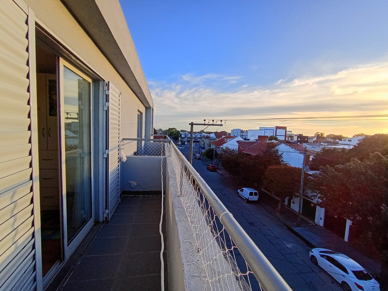 Venta de ph tres ambientes con cochera