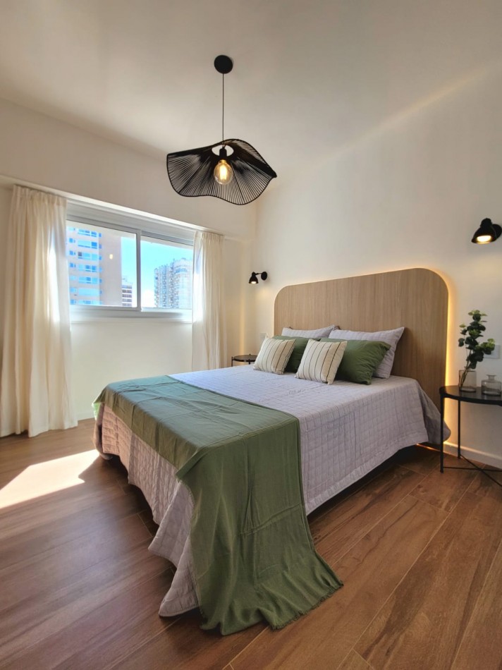 Venta de departamento de 2 Ambientes totalmente reciclado al lateral abierto, con ESPACIO DE COCHERA