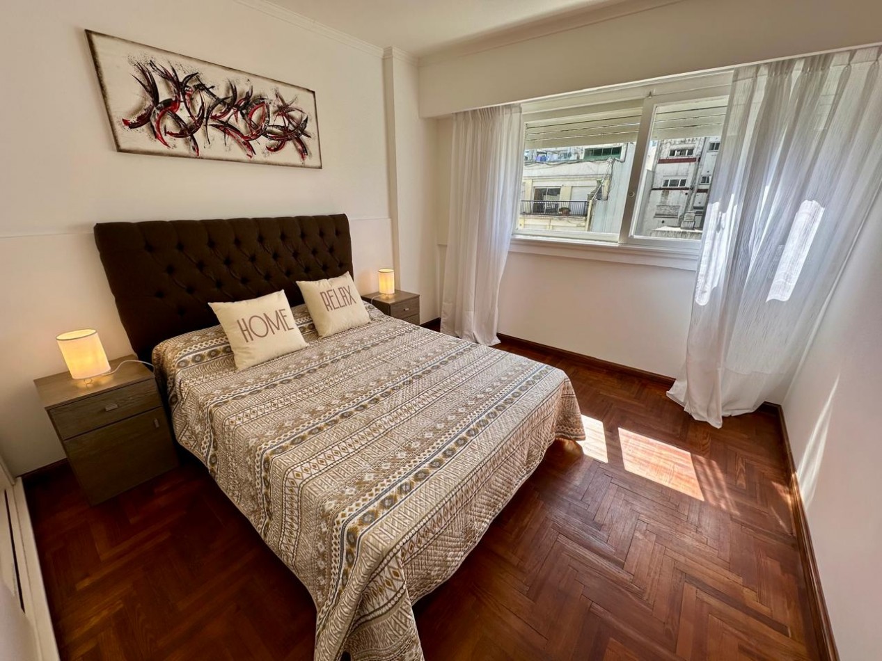 Venta Departamento 2 Ambientes con Dependencia, Vista lateral al mar y a Plaza Colon | Parcialmente reciclado y amoblado