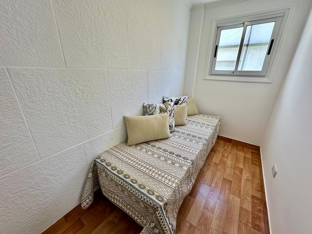 Venta Departamento 2 Ambientes con Dependencia, Vista lateral al mar y a Plaza Colon | Parcialmente reciclado y amoblado