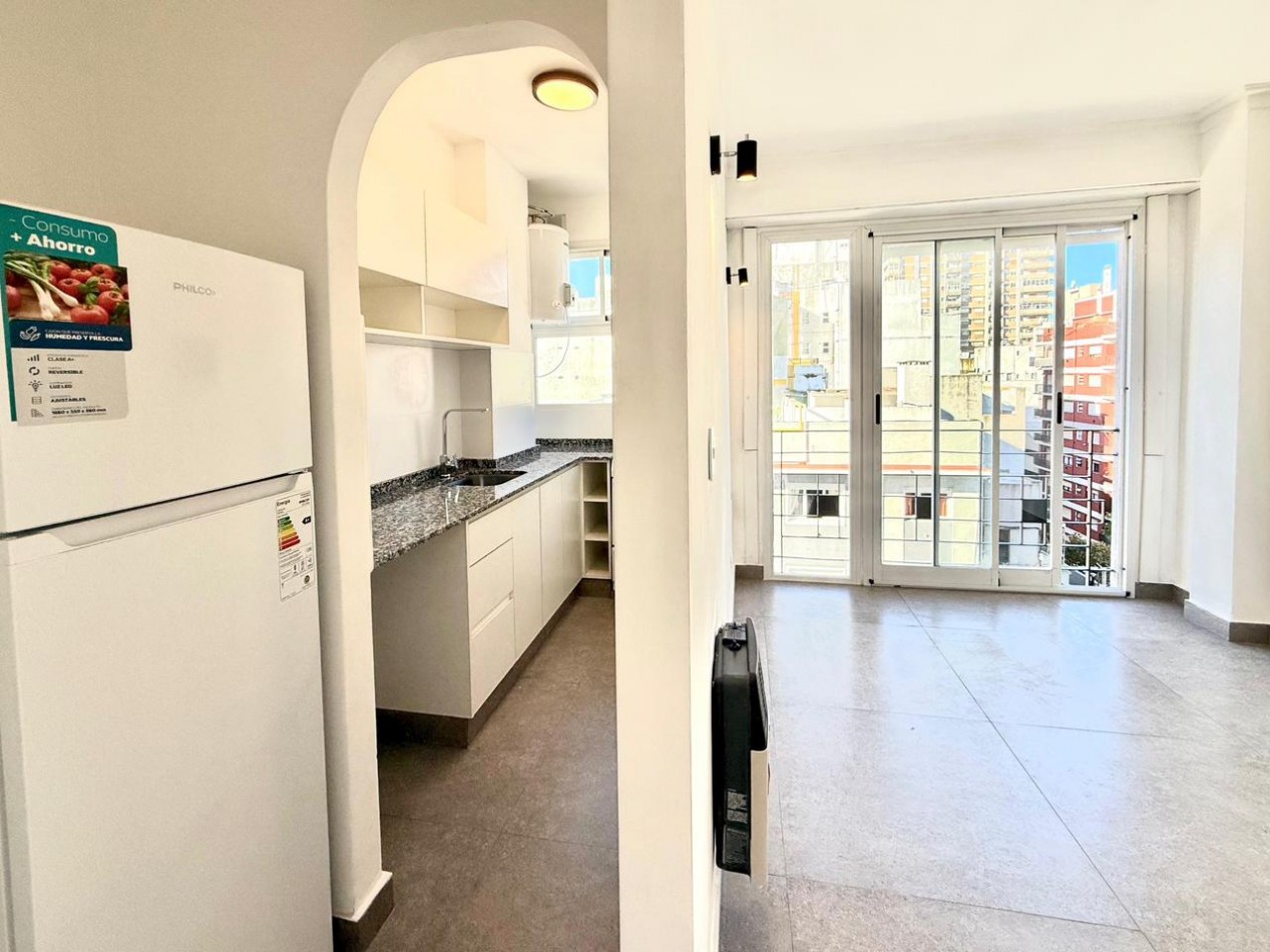 Venta de departamento dos ambientes, PLAZA COLON con balcon frances