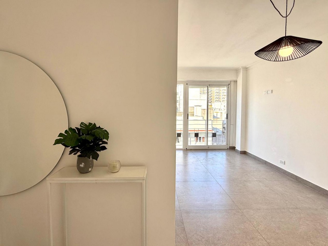 Venta de departamento dos ambientes, PLAZA COLON con balcon frances