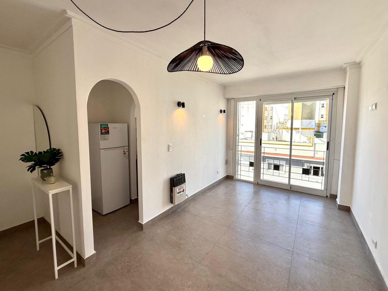 Venta de departamento dos ambientes, PLAZA COLON con balcon frances