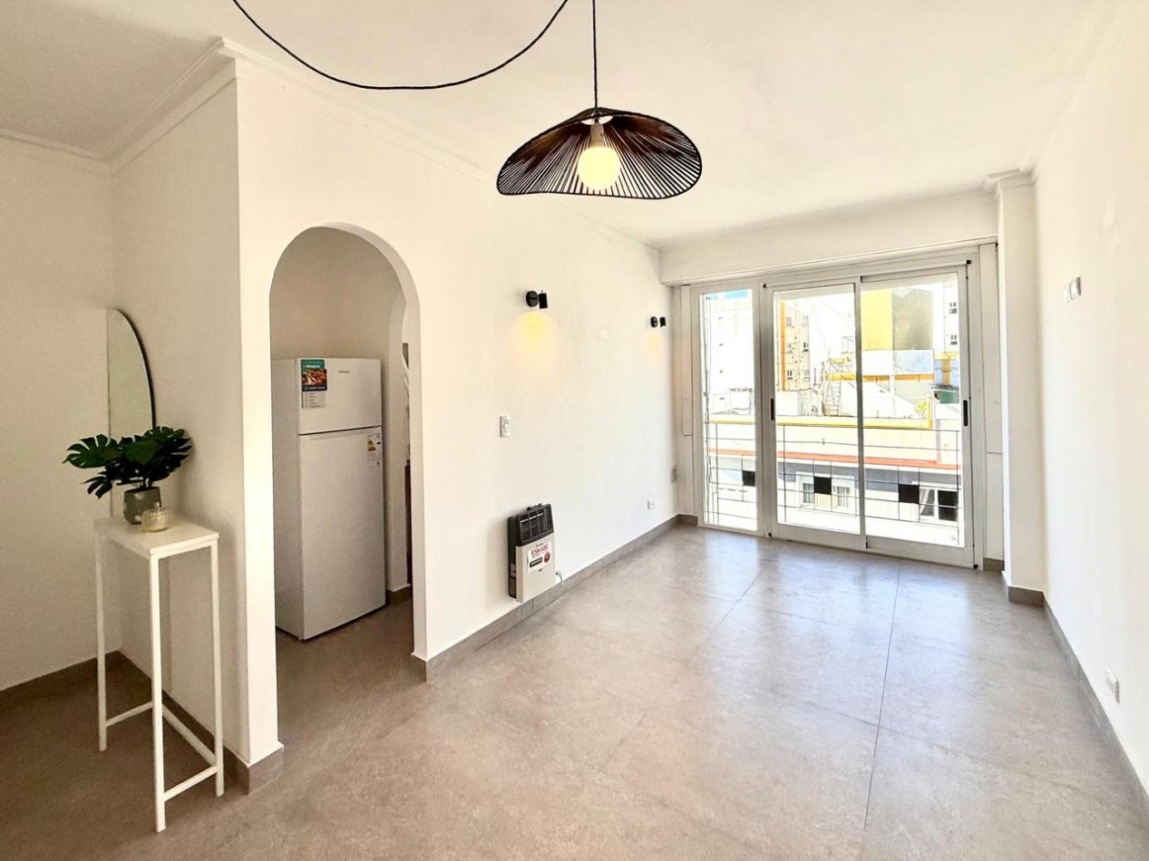 Venta de departamento dos ambientes, PLAZA COLON con balcon frances