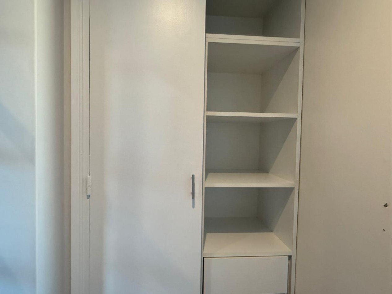 Venta de departamento 3 ambientes reciclado y amoblado. PLAZA COLON