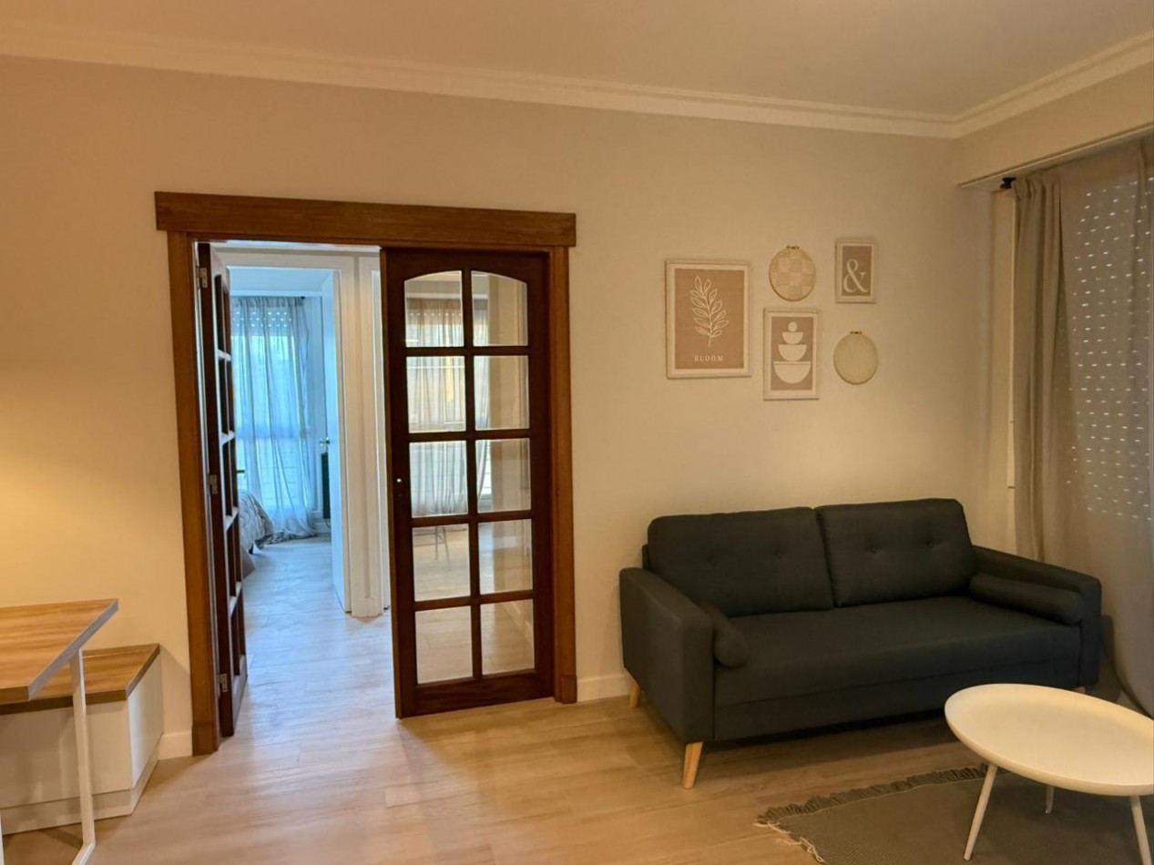Venta de departamento 3 ambientes reciclado y amoblado. PLAZA COLON