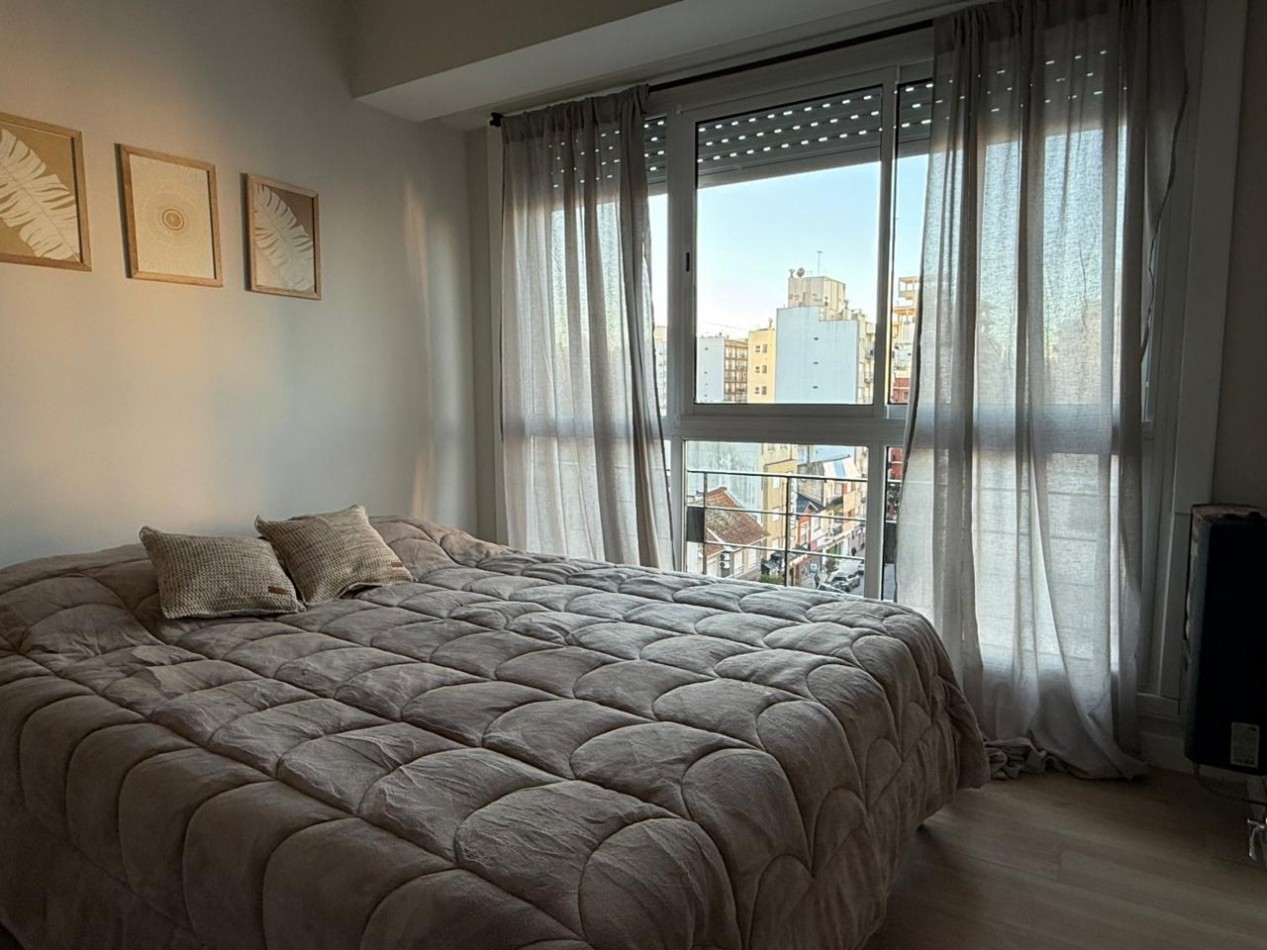 Venta de departamento 3 ambientes reciclado y amoblado. PLAZA COLON