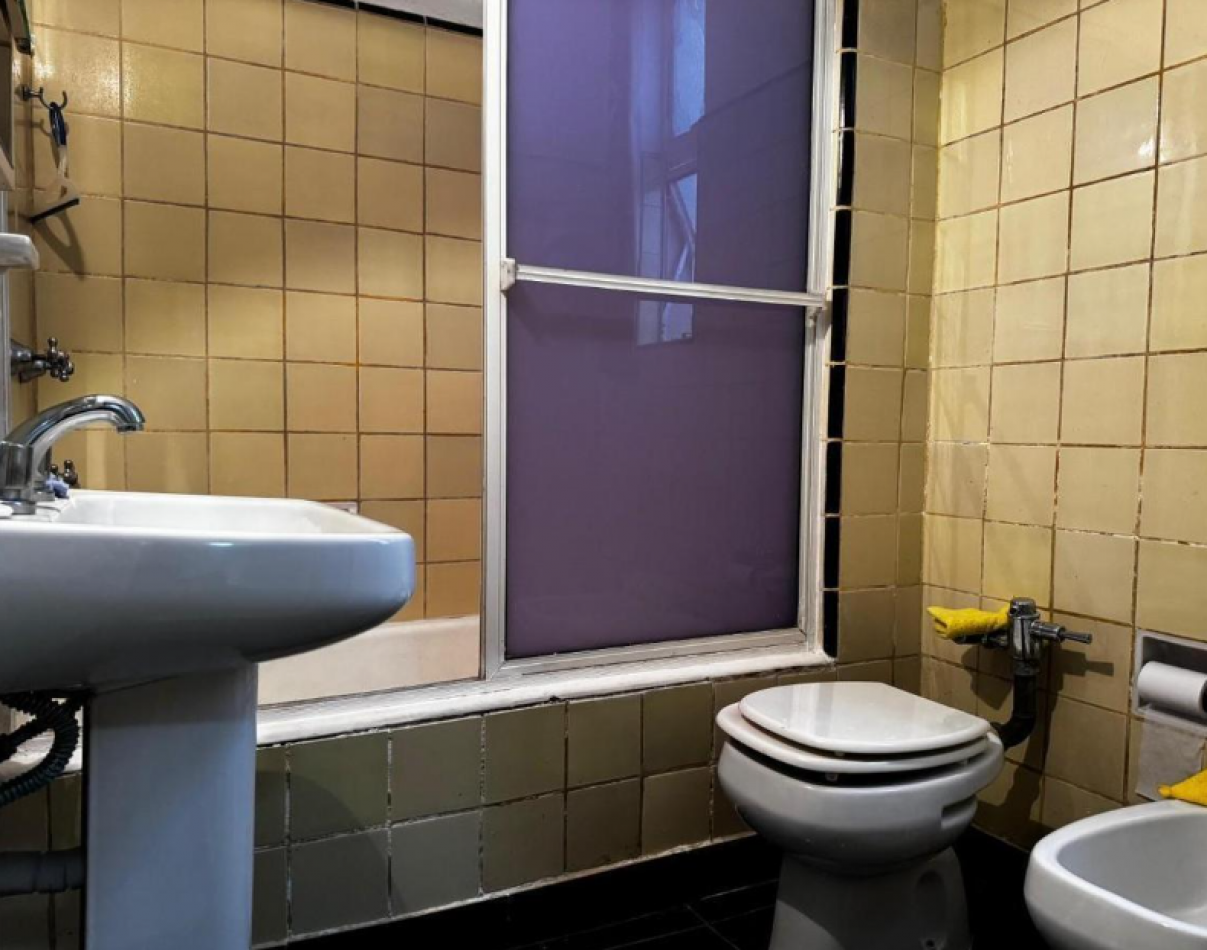 Venta de departamento 2 ambientes y medio. Edificio Sacoa