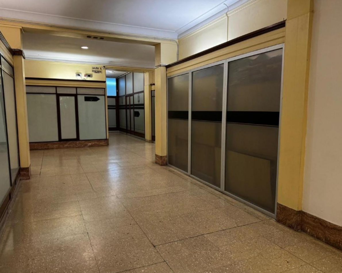 Venta de departamento 2 ambientes y medio. Edificio Sacoa