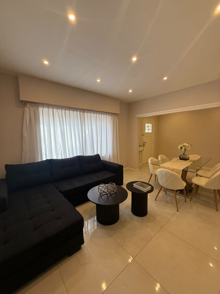 Chalet en PH de 4 ambientes con garage en venta - Totalmente reciclado, amoblado y decorado