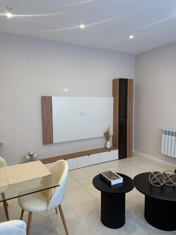 Chalet en PH de 4 ambientes con garage en venta - Totalmente reciclado, amoblado y decorado