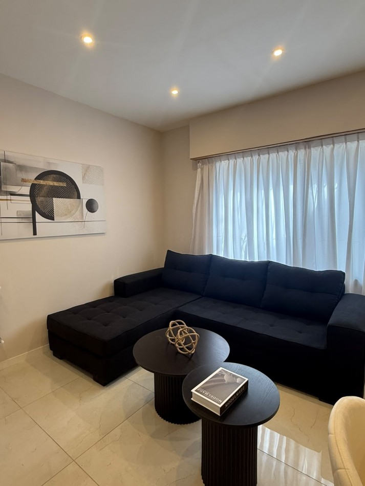 Chalet en PH de 4 ambientes con garage en venta - Totalmente reciclado, amoblado y decorado