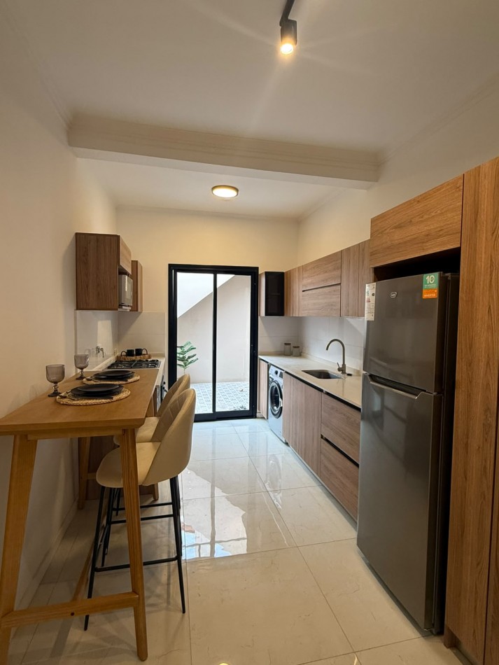 Chalet en PH de 4 ambientes con garage en venta - Totalmente reciclado, amoblado y decorado