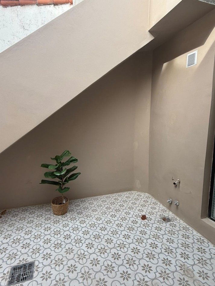 Chalet en PH de 4 ambientes con garage en venta - Totalmente reciclado, amoblado y decorado