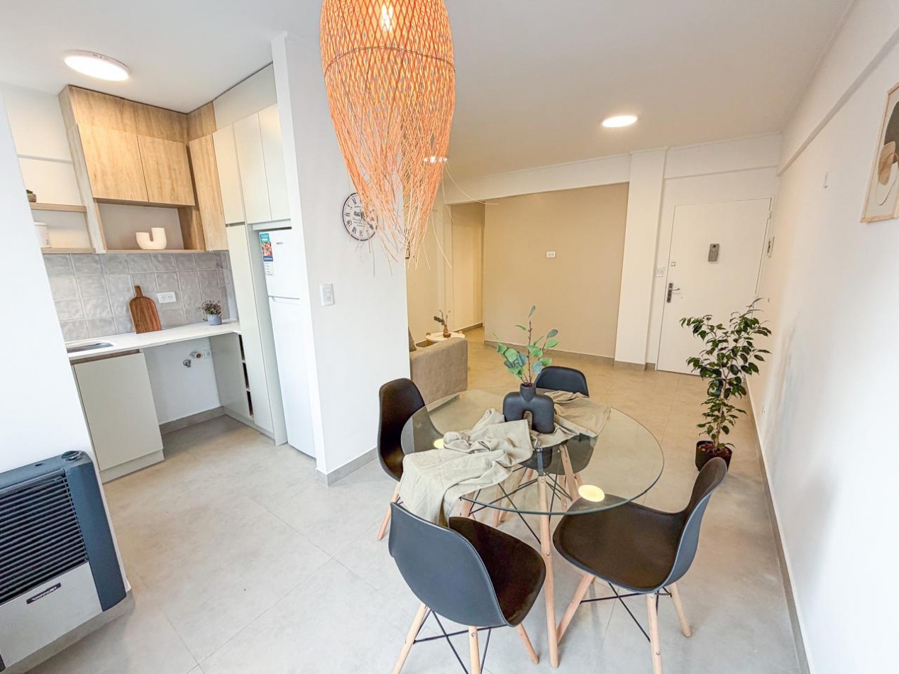 Venta de departamento dos ambientes a la calle, amueblado. Plaza colon 