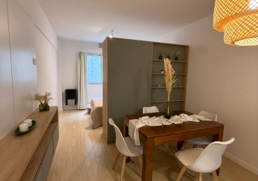 Venta de un ambiente amplio, amueblado y decorado