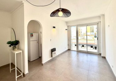 Venta de departamento dos ambientes, PLAZA COLON con balcon frances